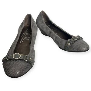 AGL Attilio Giusti Leombruni Slate Wedge Pump Size 38 US 8
